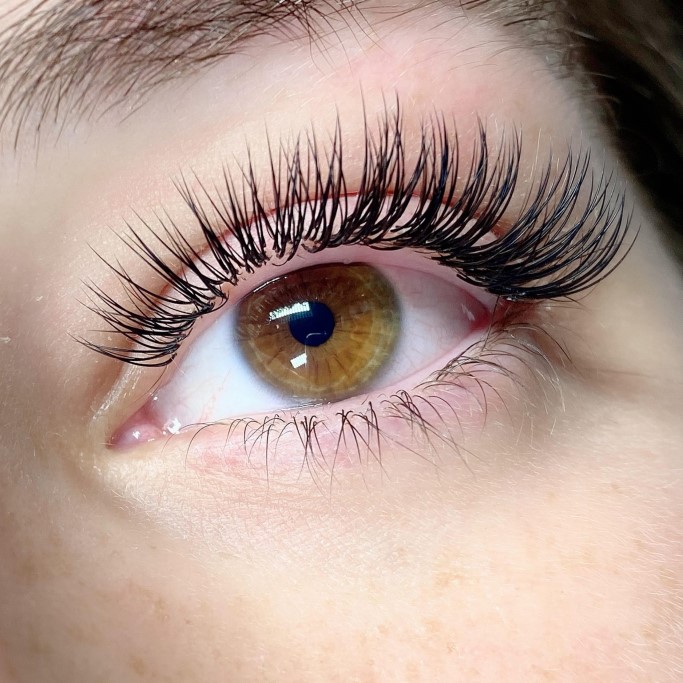 Eyelash Extensions 睫毛延长