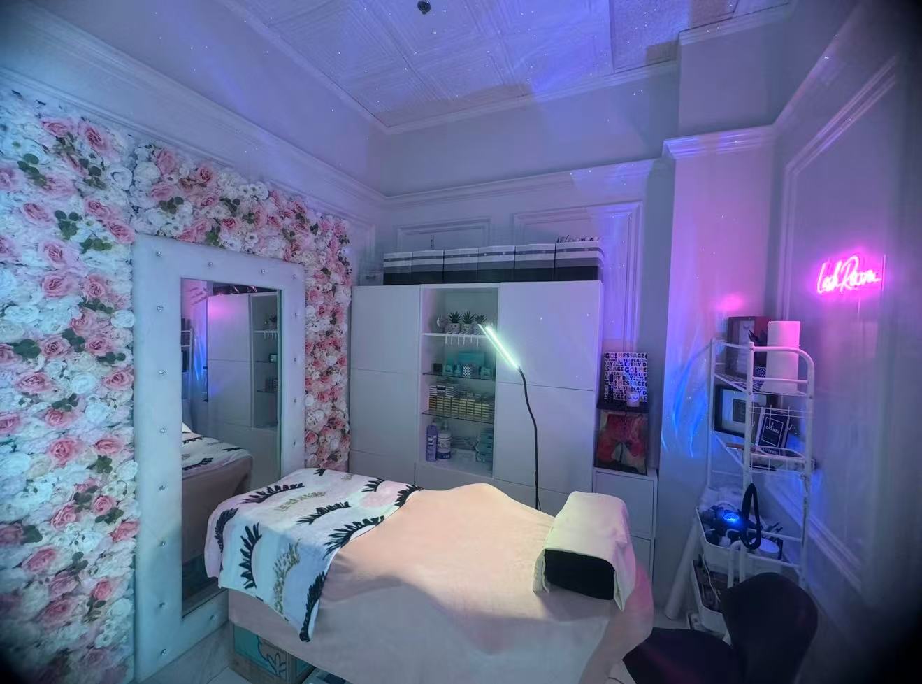 Wink & Polish gallery image